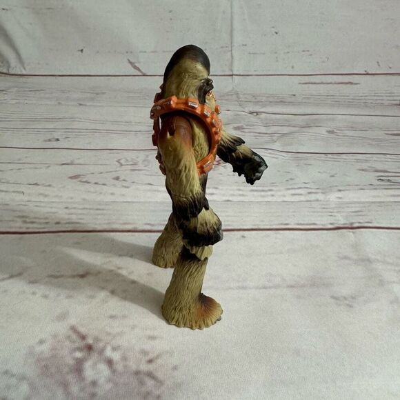 Star Wars Revenge of the Sith Wookie Warrior with Squeeze Leg Action Hasbro 2004 - Picture 4 of 6